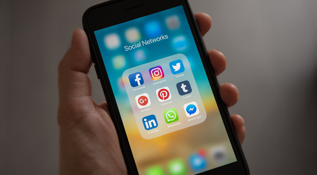How to Attract Customers Using Social Media